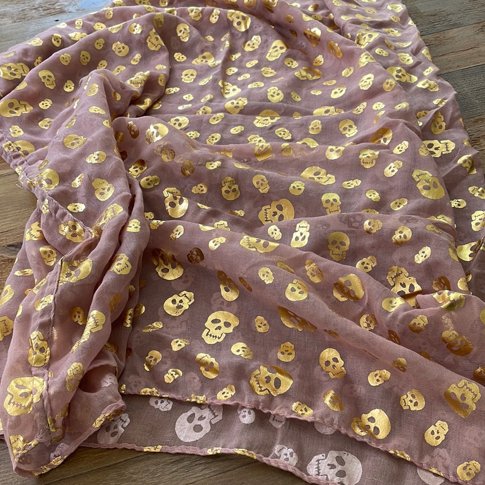 Infinity skull scarf